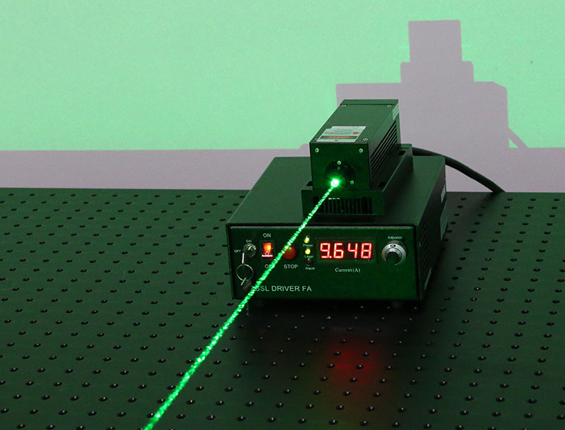 561nm 100mW DPSS Laser TEM00 Laser Lab Green Laser System